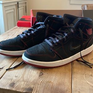 Air Jordan 1 Mid Fearless size 9.5